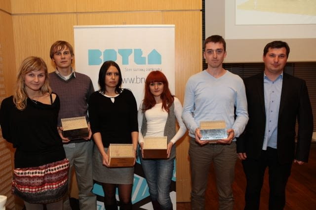 Laureaci: Weronika Juszczyk i Łukasz Piankowski (I m-ce), Agnieszka Morga (III m-ce), Katarzyna Berger (II m-ce), Tomasz Szczepanik i Jacek Michalik (nagroda internautów) Laureaci: Weronika Juszczyk i Łukasz Piankowski (I m-ce), Agnieszka Morga (III m-ce), Katarzyna Berger (II m-ce), Tomasz Szczepanik i Jacek Michalik (nagroda internautów)