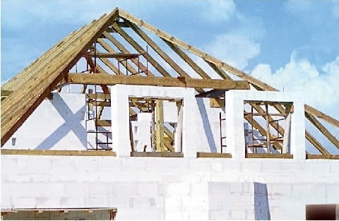 Lukarna o konstrukcji murowanej - przed zabudowaniem Lukarna o konstrukcji murowanej - przed zabudowaniem