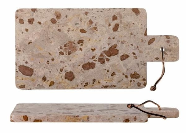 deska do krojenia Nukaka, marmur, 40 x 20 cm, ok. 203 zł, bloomingville.com deska do krojenia Nukaka, marmur, 40 x 20 cm, ok. 203 zł, bloomingville.com