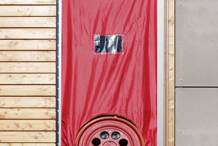 Test szczelności bywa poprzedzony wykonaniem badania termowizyjnego, które może nie ujawnić niektórych nieszczelności