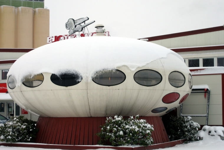 Futuro House w Örebro (Szwecja). Futuro House w Örebro (Szwecja).