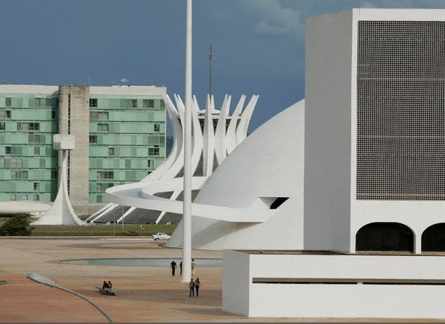 Kulturalne centrum Brasilii projektu Oscara Niemeyera: Budynek Rządu, Katedra, Muzeum Nowej Republiki, Biblioteka. Brasilia, Budynek Rządu, Katedra, Muzeum Nowej Republiki, biblioteka.