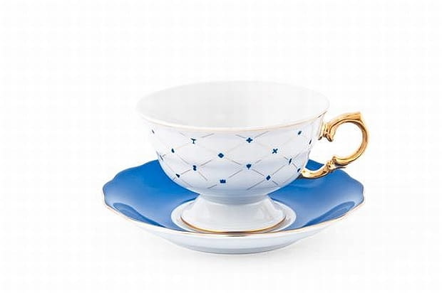 Wysoka filiżanka ze spodkiem z serii Cirus. Projekt Marka Mielnickiego dla producenta porcelany Kristoff był wielokrotnie nagradzany. otrzymał m.in. wyróżnienie "Must Have 2012" na Łódź Design Festival. Do kupienia na sklep.resetpoint.pl za 80 zł polski projekt, polski design, święta, prezent na święta