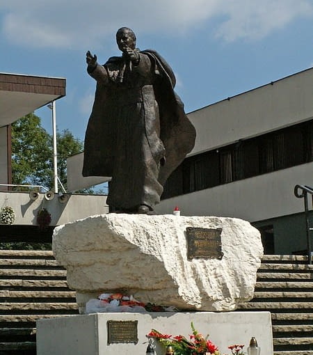 Lunatyk, pomnik papieża z Krakowa Papież lunatyk w Krakowie