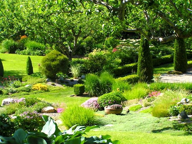 Piękny ogród wymaga pracy, ale przynosi ona... piękne efekty