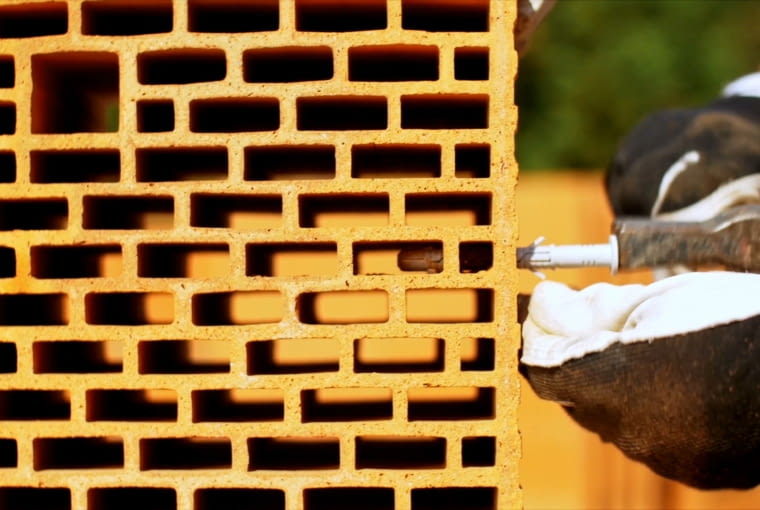 Umieść kołek w pustaku Umieść kołek w pustaku