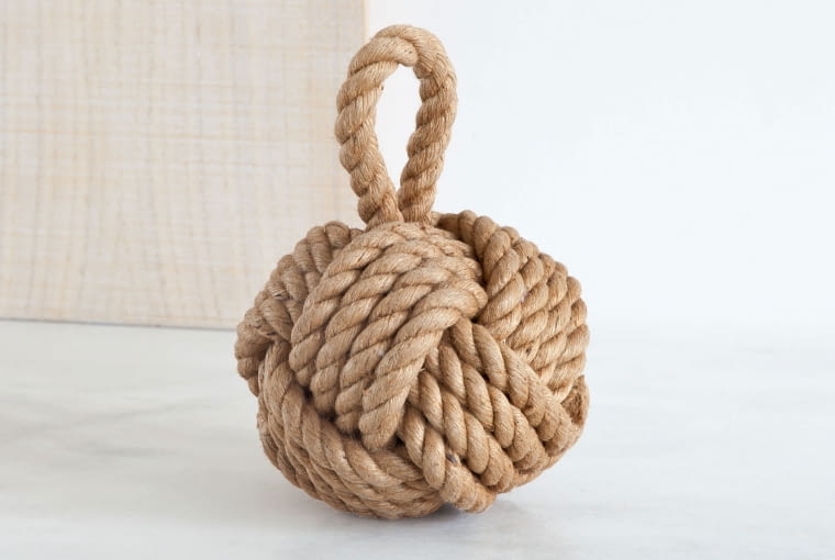 Zara Home - Milano Collection: blokada drzwi z juty. Cena: 99 zł. zara home, len, lniana pościel, prostota, minimalizm we wnętrzach, prosta pościel