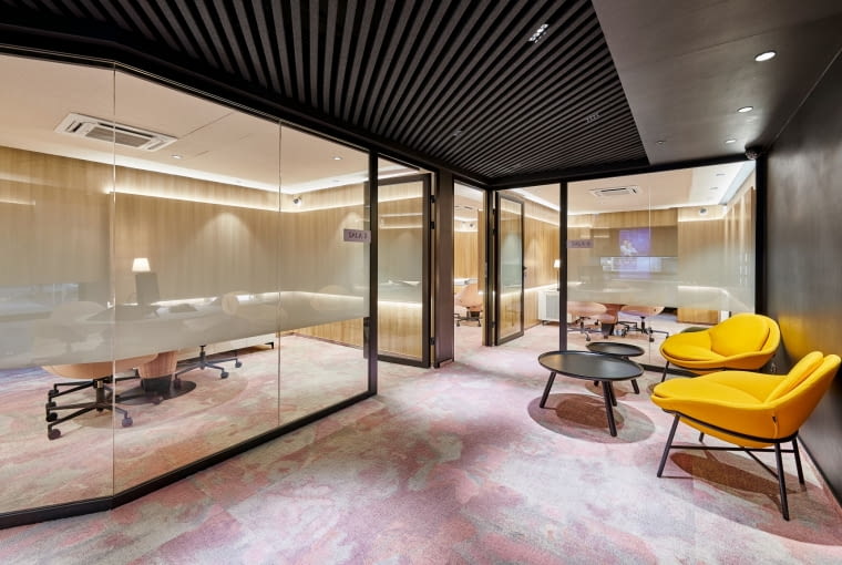 Nowy oddział Alior Banku w Warszawie. Proj. Robert Majkut Design Nowy oddział Alior Banku w Warszawie. Proj. Robert Majkut Design