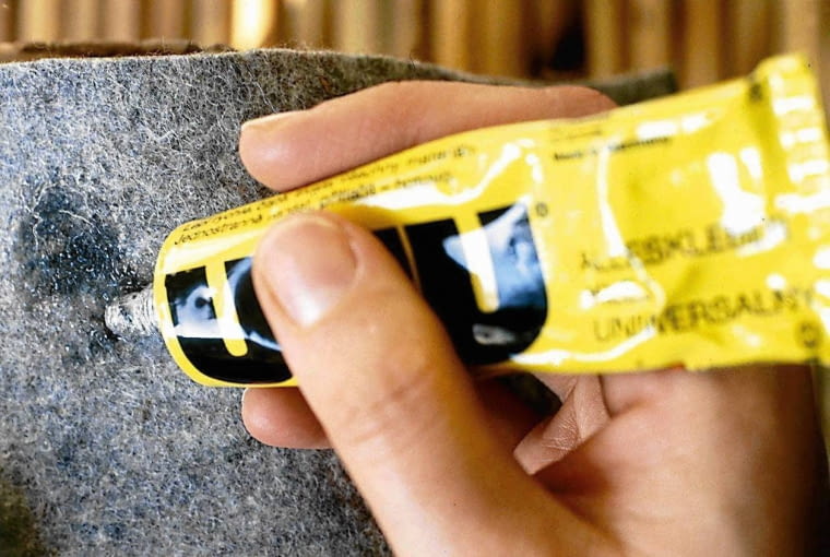 WARCABY GRA PIONKI WYKONANE Z FILCU WYKONANIE FOT. MILENA LAKOMSKA PUBLIKACJA CZTERY KATY NR 12 (147) - 12.2003 SLOWA KLUCZOWE: BUTIK PLASTYKA ZABAWKI ZDJĘCIE DO WKŁADKI: PUBLIKACJA CZTERY KATY NR 12 (147) - CZASOPISMA