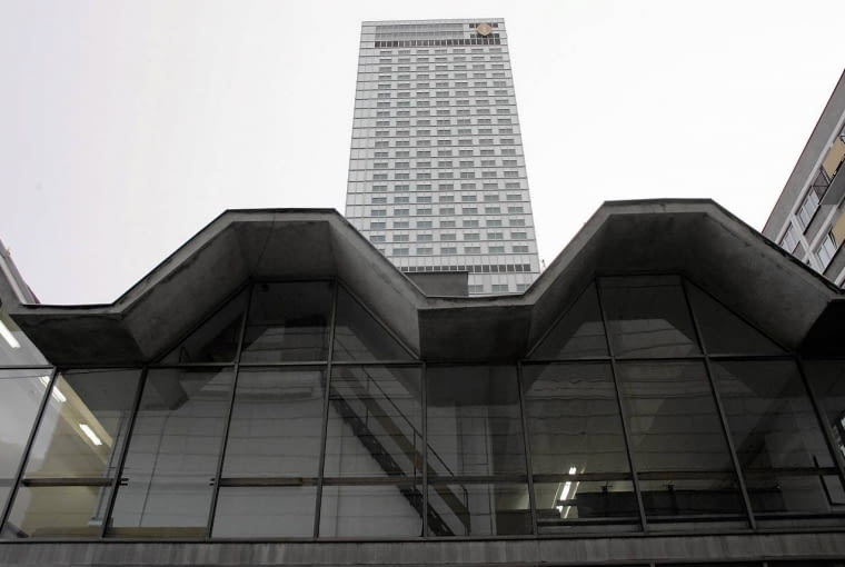 10.10.2012 WARSZAWA , MUZEUM SZTUKU NOWOCZESNEJ . DAWNY DOM MEBLOWY EMILIA . FOT. PRZEMEK WIERZCHOWSKI / AGENCJA GAZETA SLOWA KLUCZOWE: MUZEUM SZTUKA EMILIA