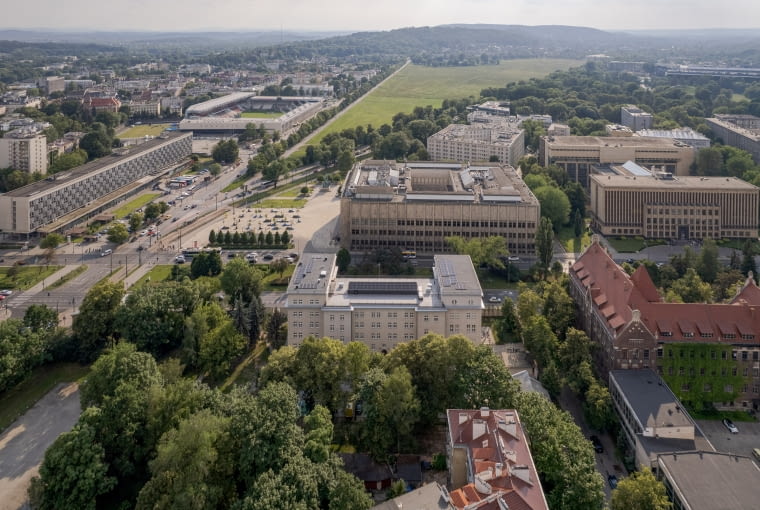 Dawne Semnarium Śląskie - zrewaloryzowana siedziba krakowskiej Filii im. ks. Józefa Tischnera Uniwersytetu SWPS Dawne Semnarium Śląskie - zrewaloryzowana siedziba krakowskiej Filii im. ks. Józefa Tischnera Uniwersytetu SWPS