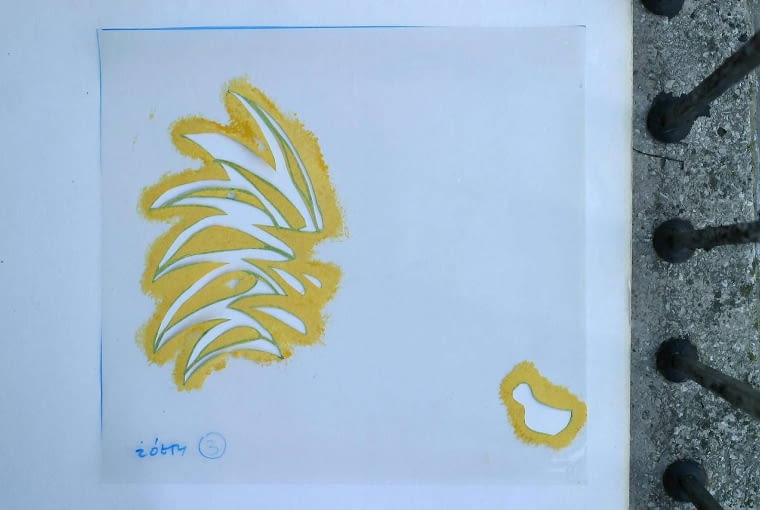 18.07.2003 WARSZWA - CZTERY KATY - MALOWANIE NA DREWNIE FOT. BRUNO FIDRYCH / AGENCJA GAZETA PUBLIKACJA CZTERY KATY NR 9 (144) - 9.2003 SLOWA KLUCZOWE: PLASTYKA ZDJĘCIE DO WKŁADKI: PUBLIKACJA CZTERY KATY NR 9 (144) - CZASOPISMA