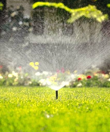 ONE TIME USE ONLY DO JEDNORAZOWEGO UZYCIA SYSTEM NAWADNIANIA PODLEWANIE IRYGACJA ZRASZACZ FOT. SERWIS PRASOWY FIRMA TORO PUBLIKACJA OGRODY NR 12 (80) - 12.2005