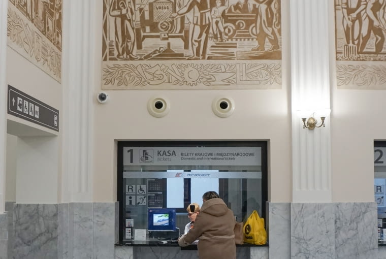 Dworzec kolejowy w Skierniewicach - obecnie Dworzec kolejowy w Skierniewicach - obecnie