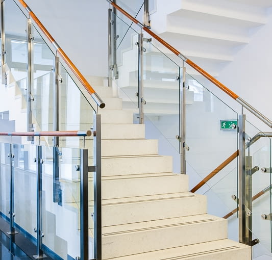 Najlepsze materiały na modne i funkcjonalne schody Najlepsze materiały na modne i funkcjonalne schody