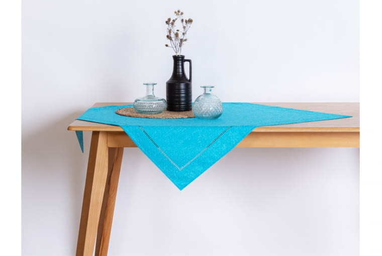 Obrus niebieski 80x80 cm_16,99zł