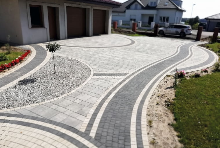 Dostępność kostek o różnych wymiarach pozwala komponować unikatowe schematy. Dostępność kostek o różnych wymiarach pozwala komponować unikatowe schematy.