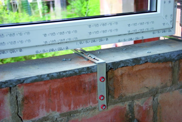 Właściwe dopasowanie okna do wielkości otworu okna