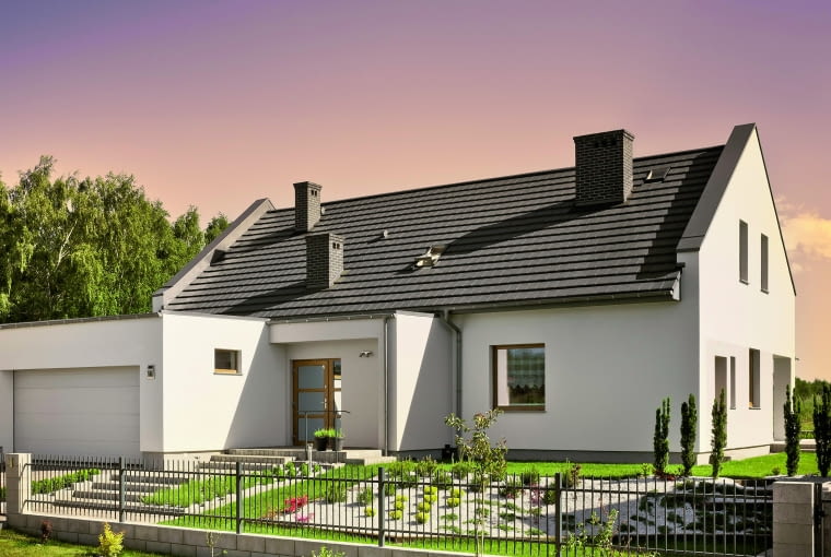 W odpowiedzi na rosnące wymagania względem energooszczędności, ekologii oraz zmieniających się trendów powstały rozwiązania przyjazne budowie prostych dachów