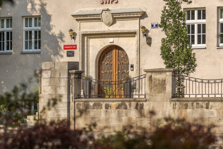 Dawne Semnarium Śląskie - zrewaloryzowana siedziba krakowskiej Filii im. ks. Józefa Tischnera Uniwersytetu SWPS Dawne Semnarium Śląskie - zrewaloryzowana siedziba krakowskiej Filii im. ks. Józefa Tischnera Uniwersytetu SWPS
