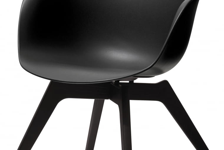 Czarne przedmioty w promocji w BoConcept na Black Friday Czarne przedmioty w promocji w BoConcept na Black Friday