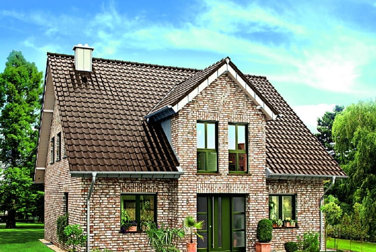 Dachówki ceramiczne są uznawane za bardzo trwały materiał na dach Dachówki ceramiczne są uznawane za bardzo trwały materiał na dach