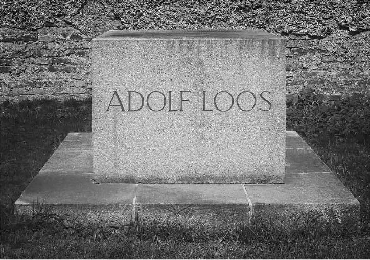 Nagrobek Adolfa Loosa, projekt własny, 1931, Zentralfriedhof, Wiedeń. Fot. Lucy Janes, CC BY-ND 2.0 Pawilon Polski na 14. Międzynarodowej Wystawie Architektury - la Biennale di Venezia