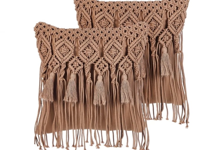 Zestaw 2 poduszek dekoracyjnych BAMIAN Bawełna 45 x 45 cm Jasnobrązowy Wzór geometryczny 139 Zestaw 2 poduszek dekoracyjnych BAMIAN Bawełna 45 x 45 cm Jasnobrązowy Wzór geometryczny 139