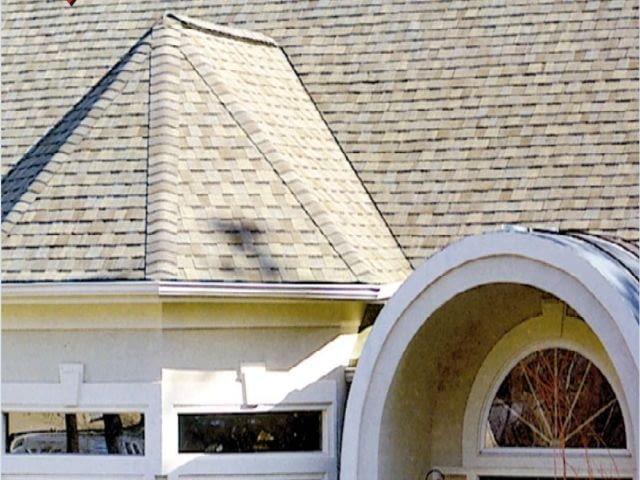 Dachówka bitumiczna firmy AR-MAR BROTHERS/CERTAINTEED