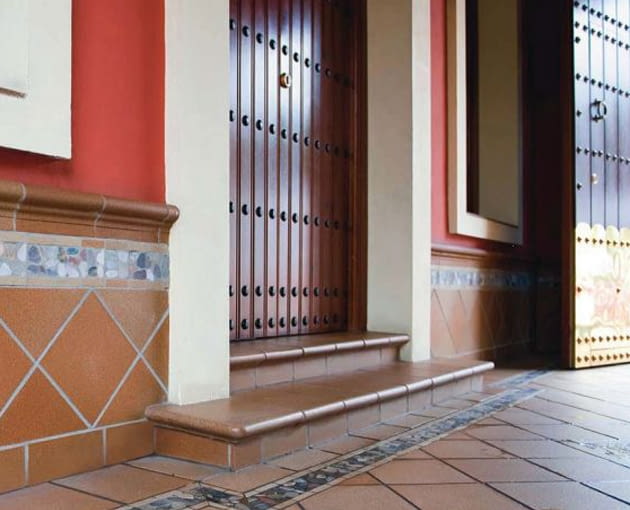 cokół elewacyjny, cokół na elewacji, cokół z terakoty