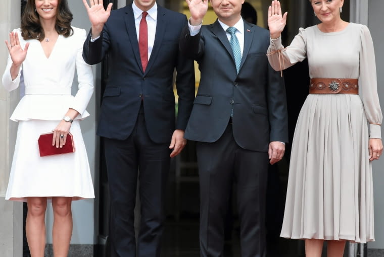 Agata i Andrzej Dudowie witają księżną Kate i księcia Williama 17.07.2017 Warszawa , Palac Prezydencki . IKW Ksiaze Wiliam i Ksiezna Kate Middelton podczas powitania przez Prezydenta RP Andrzeja Dude z Malzonka Agata Kornhauser - Duda . Fot . Slawomir Kaminski / Agencja Gazeta
