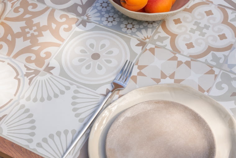 Stół z blatem ceramicznym