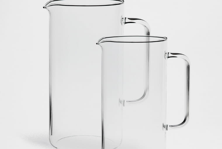 Zara Home - Milano Collection: dzbanek z uchem. Mniejszy (19,5 cm wysokości) - 49,90 zł; większy (24 cm wysokości) - 69,90 zł. Zara Home, len, pościel z lnu, lniana pościel, lniany obrus, nowości