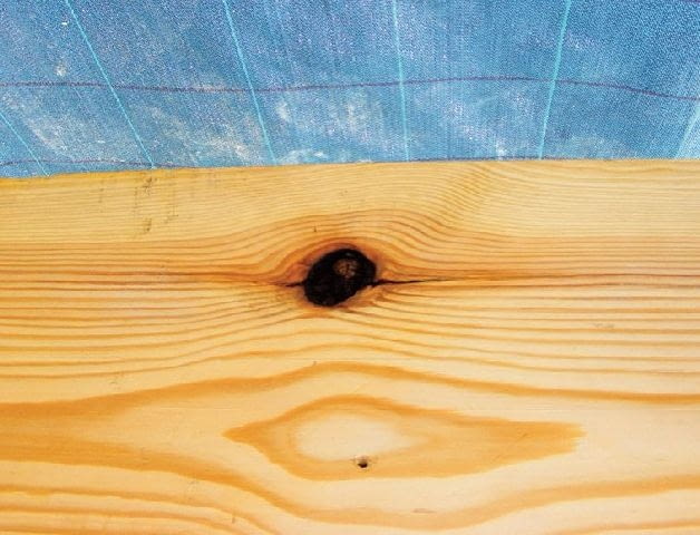 W konstrukcjach dachu należy unikać sęków zepsutych