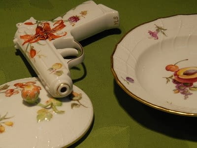 porcelanowy pistolet
