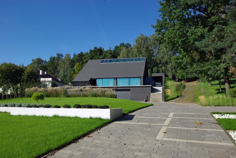 Dom na skarpie w Płocku. Proj. MAG Architekci Marcin Grzyb Dom na skarpie w Płocku. Proj. MAG Architekci Marcin Grzyb