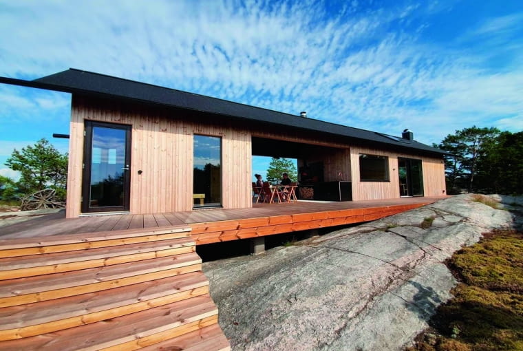 Jednym z materiałów budzących szczególne zainteresowanie jest termodrewno fińskie, stanowiące atrakcyjną alternatywę dla modrzewia syberyjskiego