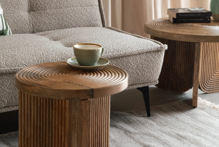 Stolik boczny Maeze White Label Living, drewno mango, 809 zł, eyeondesign.pl