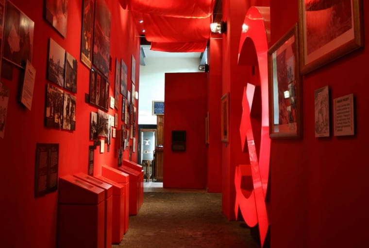 Muzeum Powstania Warszawskiego. Proj. Mirosław Nizio, Jarosław Kłaput i Dariusz Kunowski