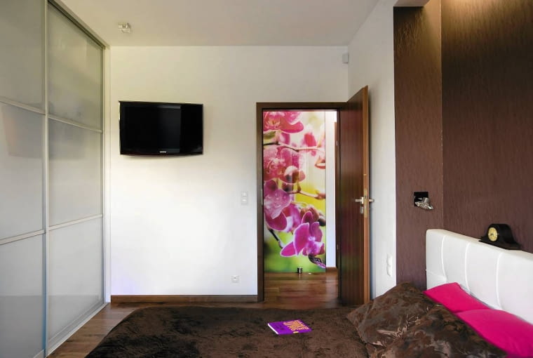 UWAGA ! PONOWNA PUBLIKACJA WYLACZNIE ZA ZGODA WLASCICIELI WARSZAWA , MIESZKANIE , WNETRZA , POKOJ - SYPIALNIA , PROJEKT WNETRZA ANNA KOLYS - DABROWSKA I AGATA BEREZIUK / STUDIO ARCHITEKTURY NOOMO STYLIZACJA IZABELA SKORUPKA FOT. MONIKA LEWANDOWSKA / PHOTOTAPETA PUBLIKACJA CZTERY KATY NR 4 (259) - 4 2013 SLOWA KLUCZOWE: WNETRZE POKOJ SYPIALNIA ZDJĘCIE DO WKŁADKI: PUBLIKACJA CZTERY KATY NR 4 (259) - CZASOPISMA