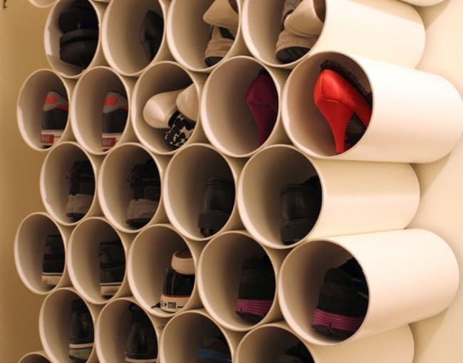 Jeśli masz dużo butów i mimo małego metrażu nie chcesz z nich rezygnować, to jest najlepszy sposób na ich przechowywanie.