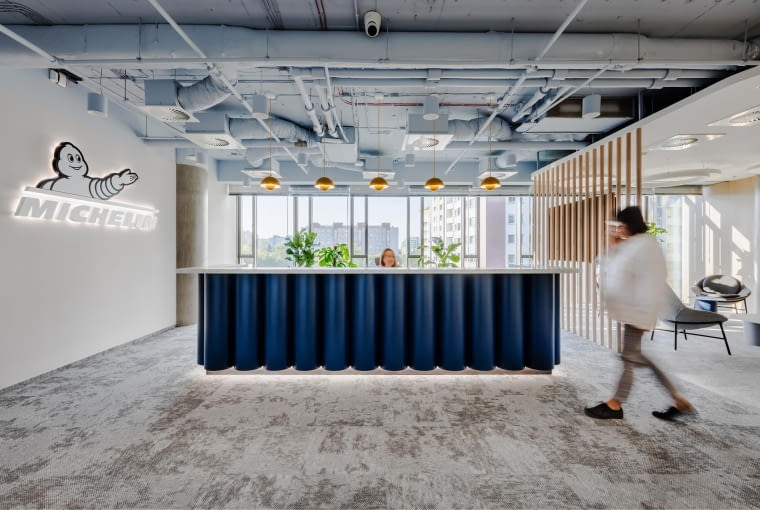 Wnętrza biura firmy Michelin. Proj. Colliers Define