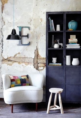 Nowy trend! Zniszczone znaczy ładne. vintage, wnętrza, duński design, ściany