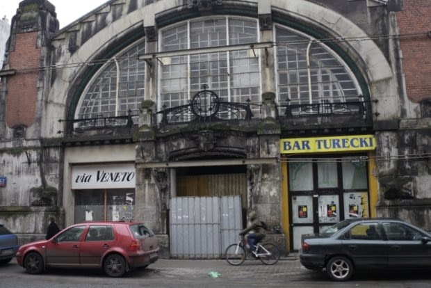 Hala Targowa Koszyki w Warszawie Hala Targowa Koszyki w Warszawie