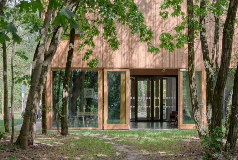 Biblioteka na warszawskiej Białołęce, przy ulicy Kłosowej 6A. Proj. AMBIENT