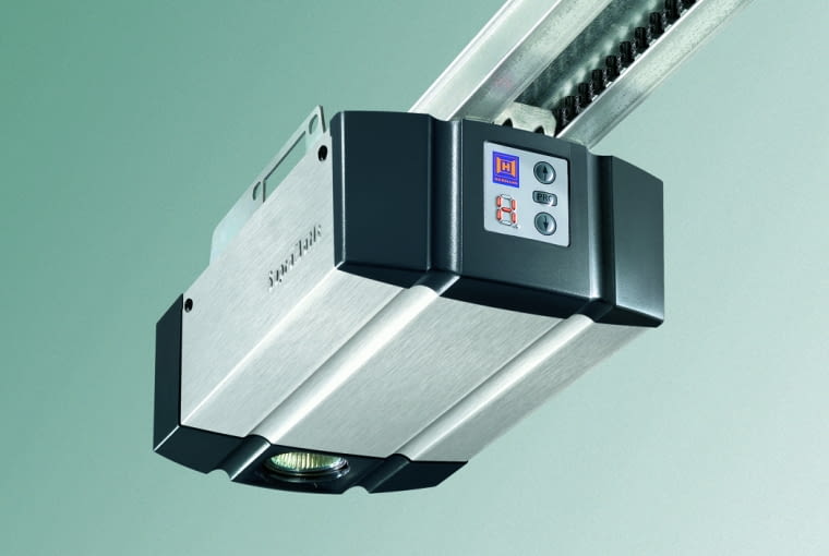 Jeśli producent dobiera napęd do swojej bramy, całość jest objęta odpowiednią rękojmią lub gwarancją