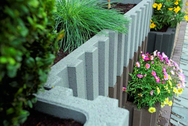 Mała architektura i rośliny