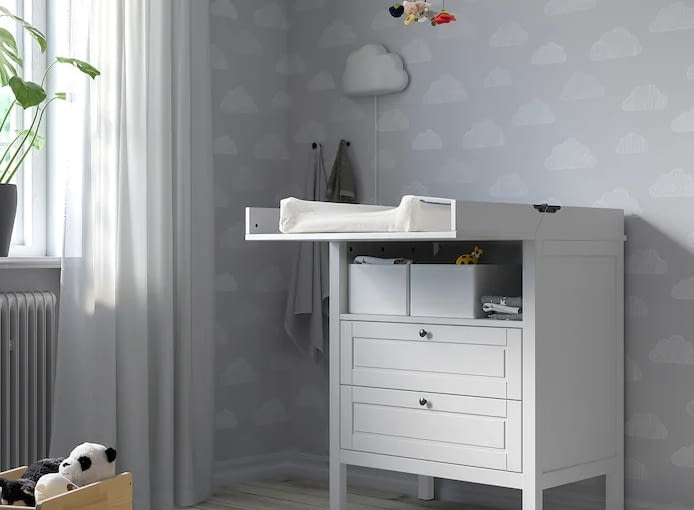 Pokój dla niemowlaka IKEA - komoda z przewijakiem SUNDVIK Pokój dla niemowlaka IKEA