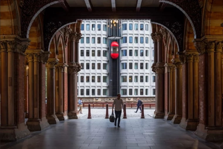 Hotel The Standard London w budynku Camden Town Hall. Proj. Orms