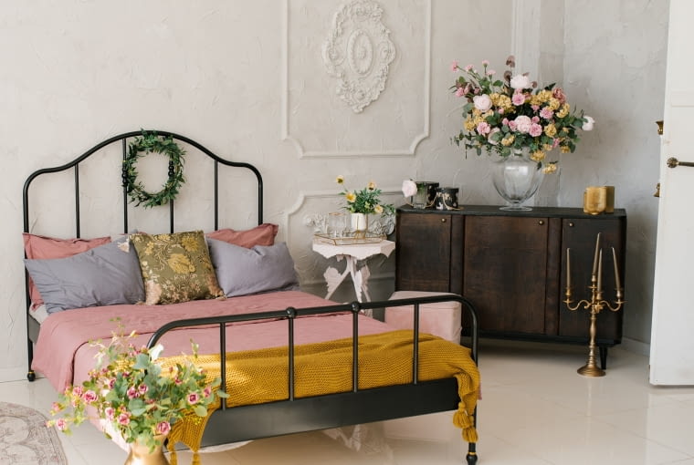 Drewniana komoda w sypialni komody do sypialni